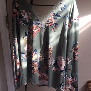 Cute V neck long sleeve shirt